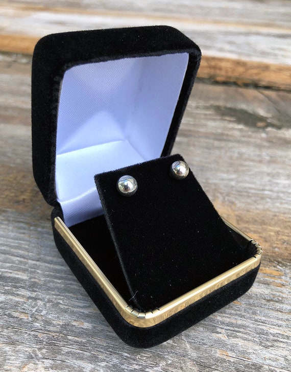 Black Rich Velvet Earring Box With Goldtone Trim (DBX1636E