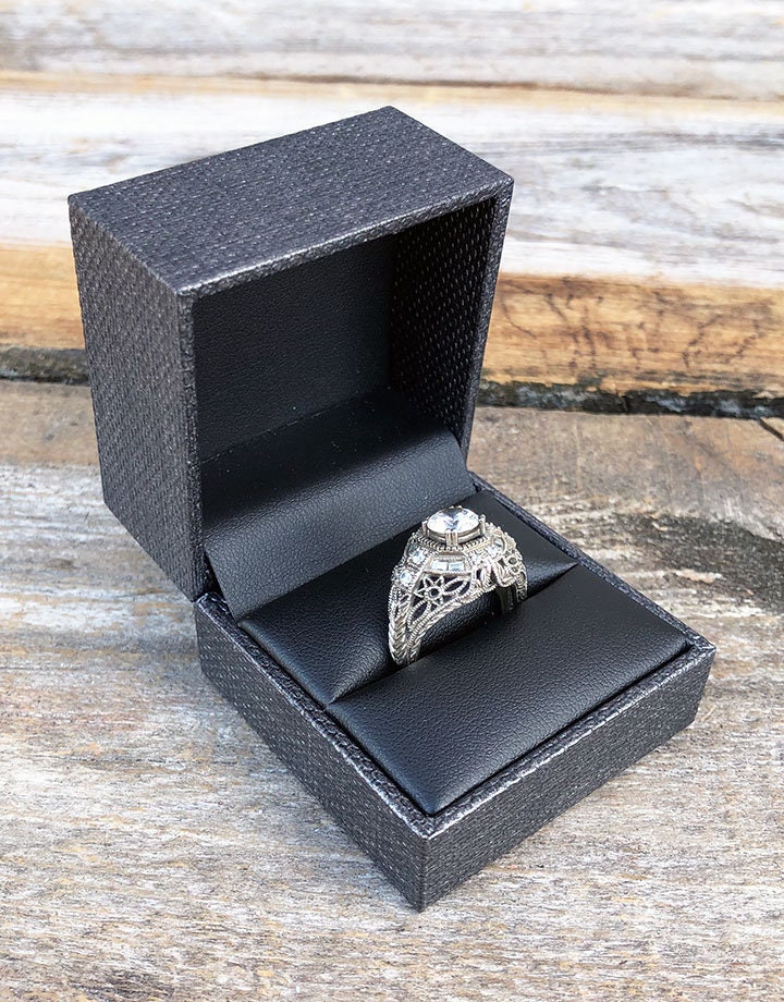 Hibro Necklace Organizer 4x5x5.5cm Jewelry Gift Box Engagement Wedding Ring Boxes Jewellery Packaging Velvet Ring Boxes, Men's, Size: One size, Grey