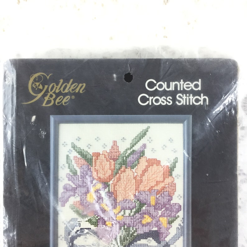 Golden Bee IRIS AND TULIPS With Blue Frame From 1987-5x7 Inch 14 Count Cross Stitch Kit