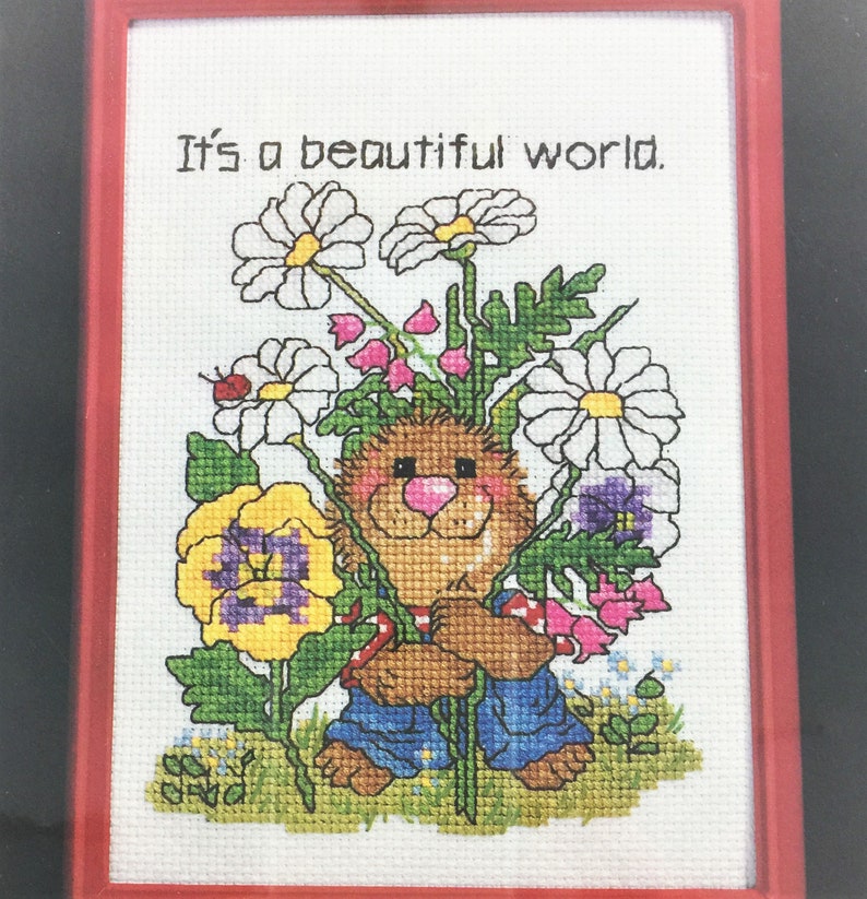 With Red Frame 14 Count Cross Stitch Kit From 1987 Suzy S Zoo Design Beautiful World Janlynn Sewing Sewing Needlecraft Pmgroup Pwr Edu Pl