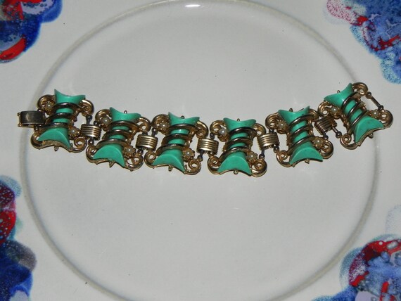 Vintage 1950s Goldtone Seafoam Thermoset Faux Pear