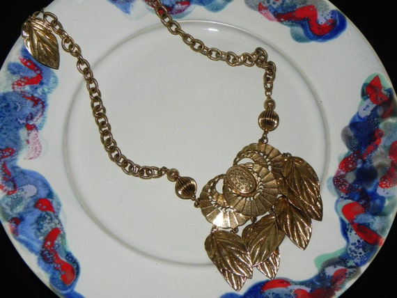 Vintage 70s Goldtone Pendant - image 1