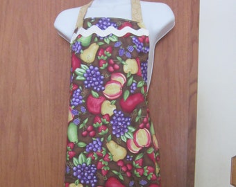 Womans Full Apron Brown with different Fruits