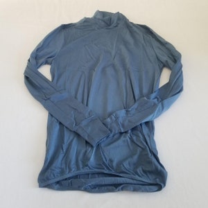 1970s BNIB HOM French Steel Blue Long Sleeve Turtleneck Top For Layering