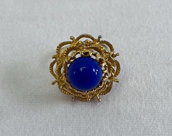 1980s Gold-Toned Filigree Flower Ring With Large Blue Stone