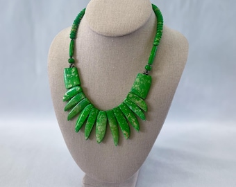 1970s Beaded Statement Necklace With Green Speckled Beads