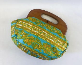 Bolso estilo Bermuda de H. A. & E. Smith de finales de los años 50 o principios de los 60, con tejido de seda estampado paisley de Liberty of London.