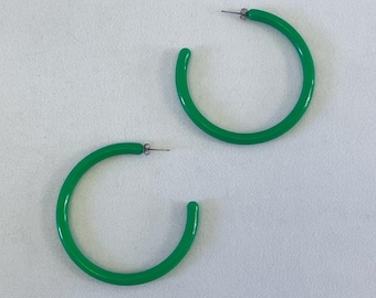 Pendientes de aro grandes de plástico verde de los años 80