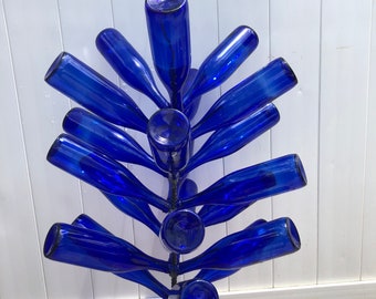 Árbol de botellas de metal: ¡el arte de jardín soldado a mano "que simplemente está ahí" de Cubby's!