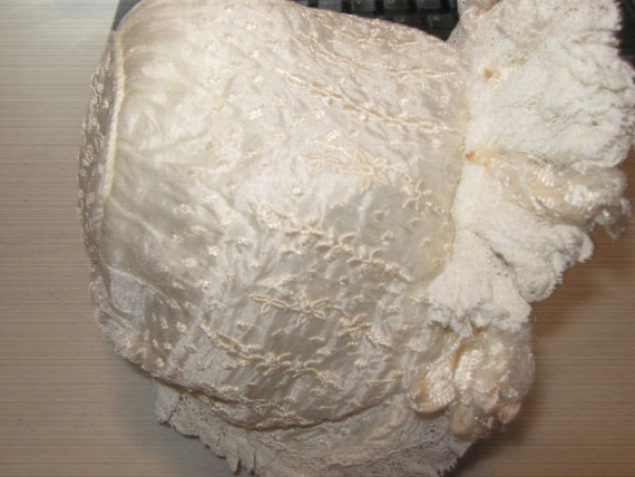 Vintage Baby BONNET.