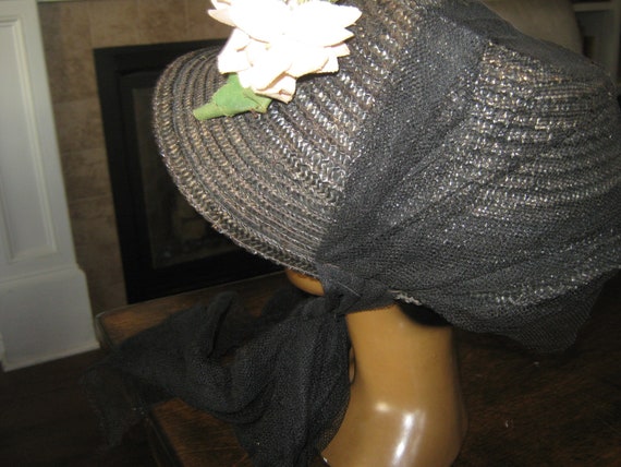 OLD FASHIONED BONNET