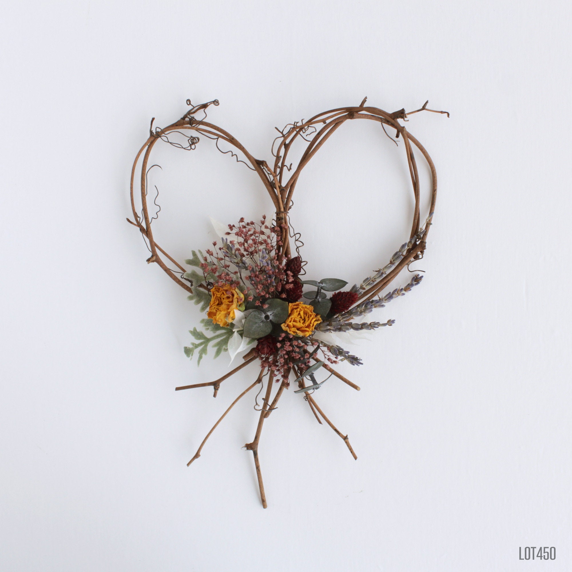 Gypsophila and Strawflowers Babe Heart Wreath – VanCortlandt Farms