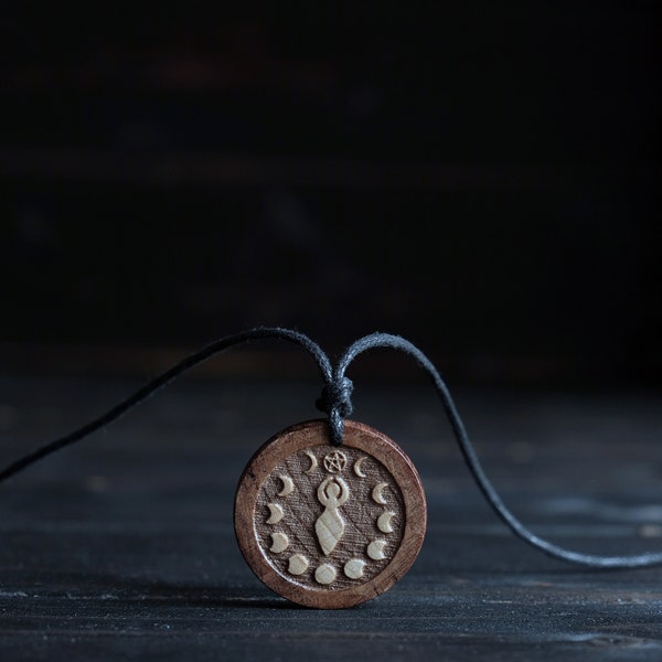 Collier en bois Pendentif-Wicca Goddess Collier. Pendentif déesse. Bijoux Wiccan. Bijoux païens. Cadeau pour Wicca.