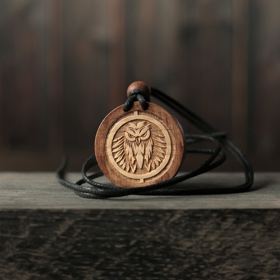 Owl Wooden Necklace/Pendant. Made from solid sycamore wood. Round shape. Brown color. Adjustable cotton cord. Text customization.