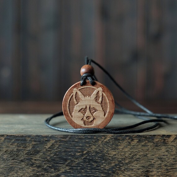 Fox Necklace/Pendant. Made from solid sycamore wood. Round shape. Brown color. Adjustable cotton cord. Text customization.