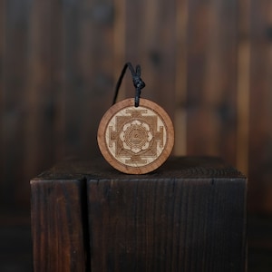 Wood Necklace-Kali Yantra Pendant, Yoga Meditation Necklace Kali Yantra Sacred Geometric Pendant Amulet. Handmade Spiritual Wooden Necklace.