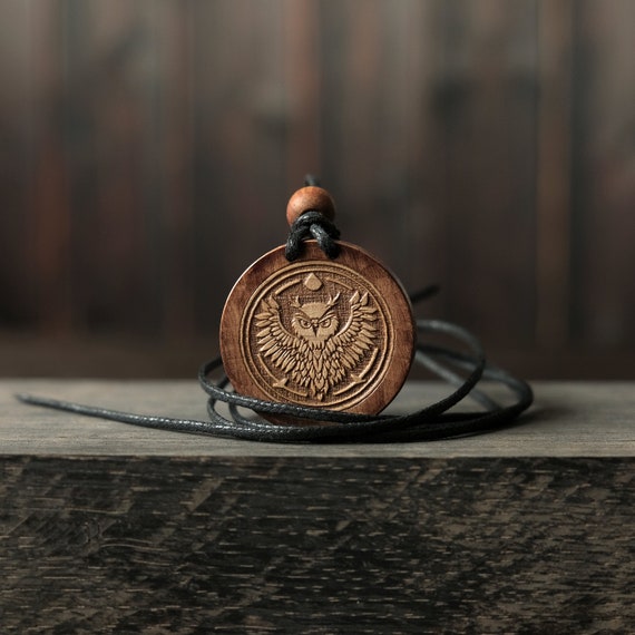 Owl Wooden Necklace/Pendant. Made from solid sycamore wood. Round shape. Brown color. Adjustable cotton cord. Text customization.