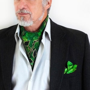 Man&#39;s ascot silk cravat Hand painted scarf and handkerchief set Green black gold Gift for husband dad fiance Deluxe Fashion
