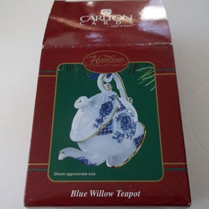 Carlton Cards Heirloom Collection Blue Willow Teapot