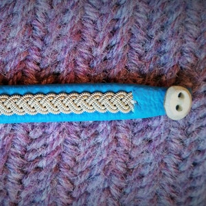 Tenntrådsarmband, Bright blue leather bracelet, Swedish craft, Sami, Lapland image 4