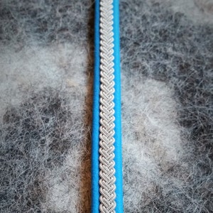 Tenntrådsarmband, Bright blue leather bracelet, Swedish craft, Sami, Lapland image 5