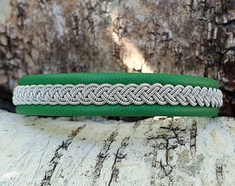 Reindeer Sami Bracelet, Tenntrådsarmband, Pewter bracelet, Leather bracelet, Swedish craft, Scandinavian craft, Green leather