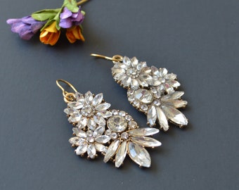 Wedding elegant earrings, rhinestone dangle earrings, bride earrings, vintage earrings, clear floral earrings, gift for her under 30 dollar.