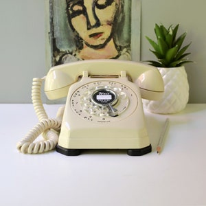 Vintage rotary phone by Stromberg Carlson, restored and working image 4