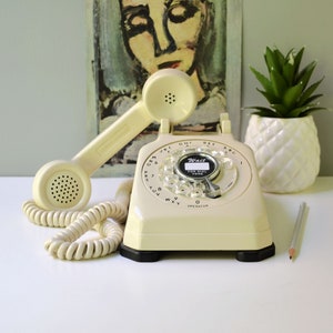 Vintage rotary phone by Stromberg Carlson, restored and working image 3