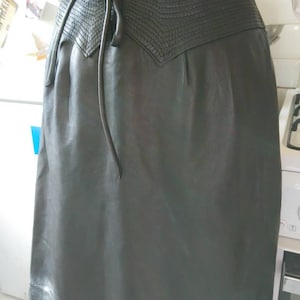 Authentic vintage 90s  ladies black High waisted leather pencil skirt