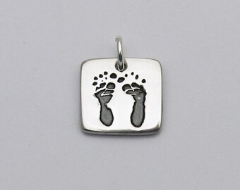 Footprint Charm, Footprints Pendant, Personalized Footprint Jewelry, Silver Footprint, Baby's Footprints, Mommy Jewelry, Gift for Mom