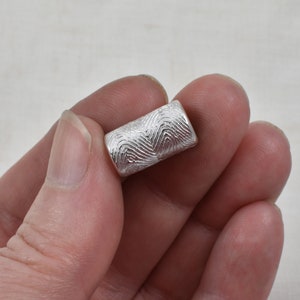 Solid Sterling Silver Bead gepersonaliseerd met 2 vingerafdrukken, aangepaste herdenkingssieraden voor armband en ketting, meerdere vingerafdrukken afbeelding 4