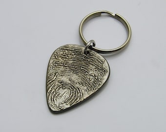 Guitar Pick Fingerprint Keychain, Guitar Pick Keychain, Rustic Metal Keychain, Memorial Sympathy Keychain Gift, Music Lover Gift for Men