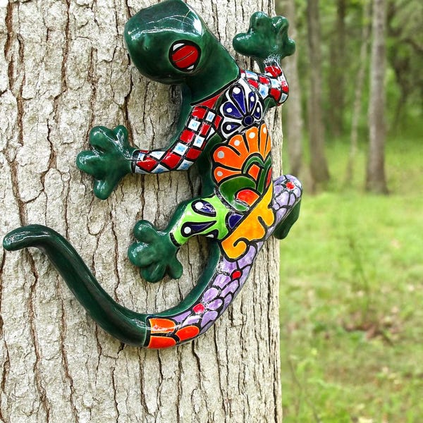 Talavera Salamander, Medium, Hand Made and Hand Painted Colorful Clay Pottery, Green, 9x10 (Shipping Included) (Please Read Description)