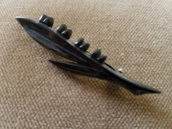 Victorian Black Jet Mourning Brooch, Lily of the V