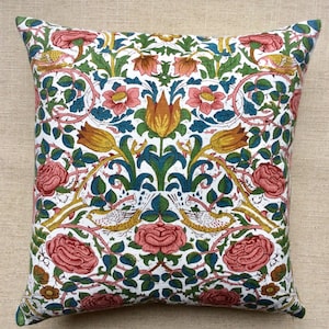 Coussin William Morris « Rose » en lin vintage