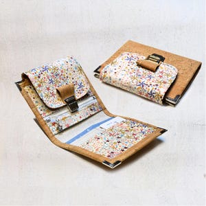 Personalized cork wallet for women, compact wallet made of cork leather & cherry blossom cotton, vegan leather gift, wallet with name gift