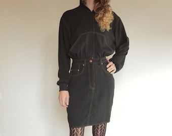 Sukienka z kapturem i zamkiem błyskawicznym z przodu Moschino Jeans z lat 90. / hip-hopowa moda