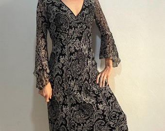 Robe années 90 en soie transparente motif cachemire avec perles, manches longues