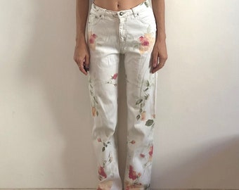 Jeans a gamba dritta anni '90 Cavalli azzurri con fiori, stile club kid, Y2K
