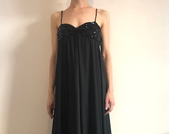Sukienka maxi z cekinami z nylonu w stylu lat 70. z czarnej dzianiny w stylu gotyckim, z podwyższonym stanem i ciemną damą, Studio 54