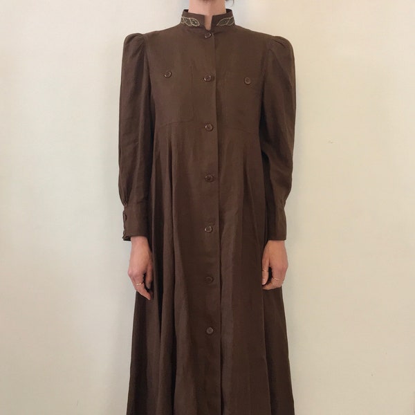 Robe paysanne en lin marron des années 80 Gucci avec épaules puissantes et col perlé