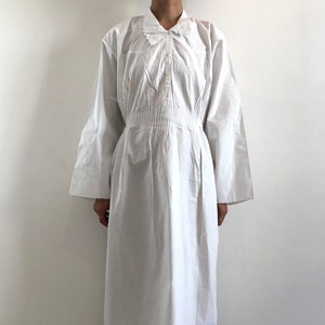 30s Victorian White Cotton Pin Tucks Hand Embroidered Nightgown Large Size