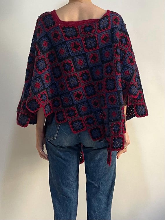 70s Granny Square Hand Knit Patchwork Poncho Summ… - image 3