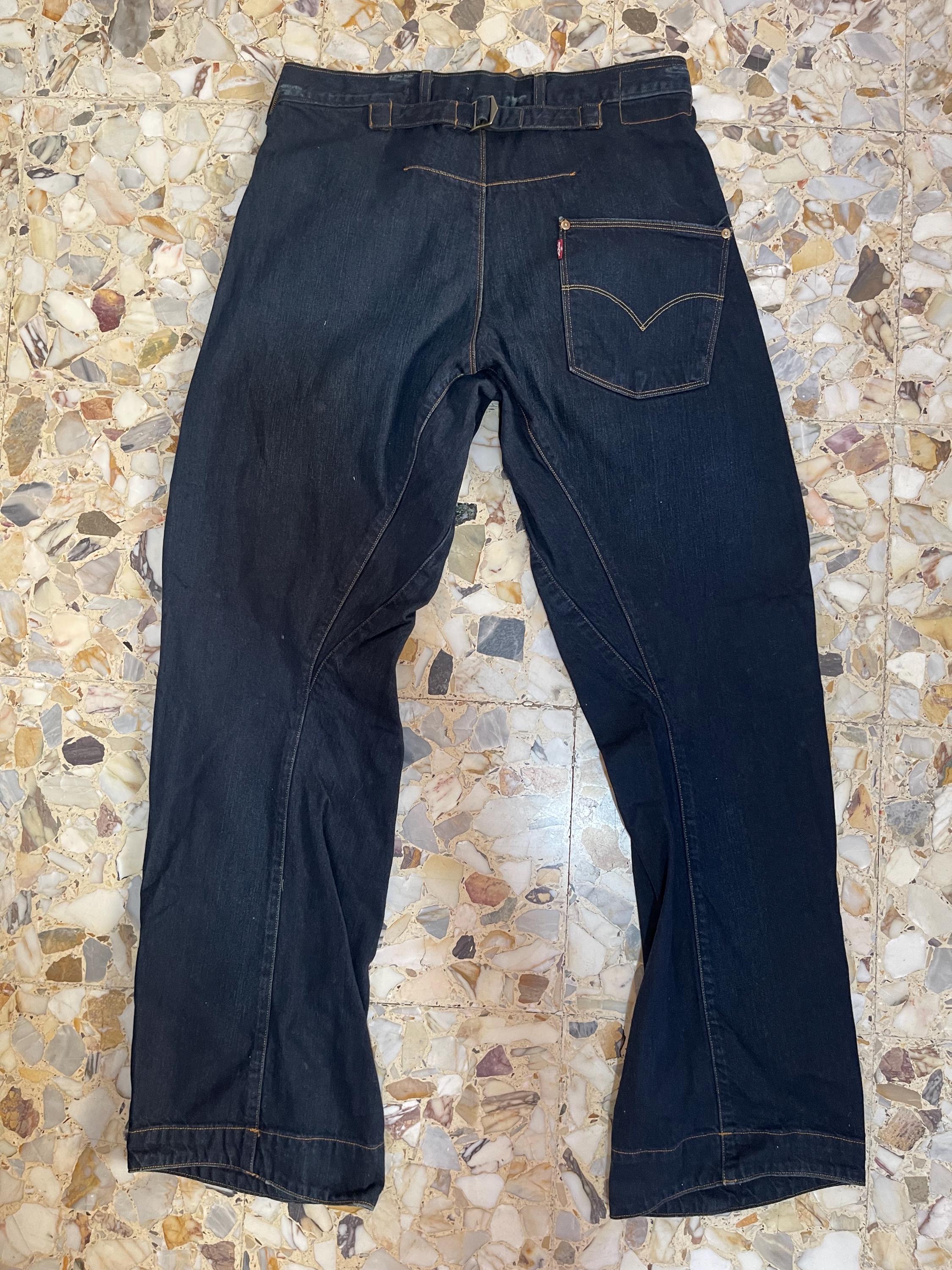 Y2K Levis Engineered Jeans Twisted Seams Barrel Leg With Buckle