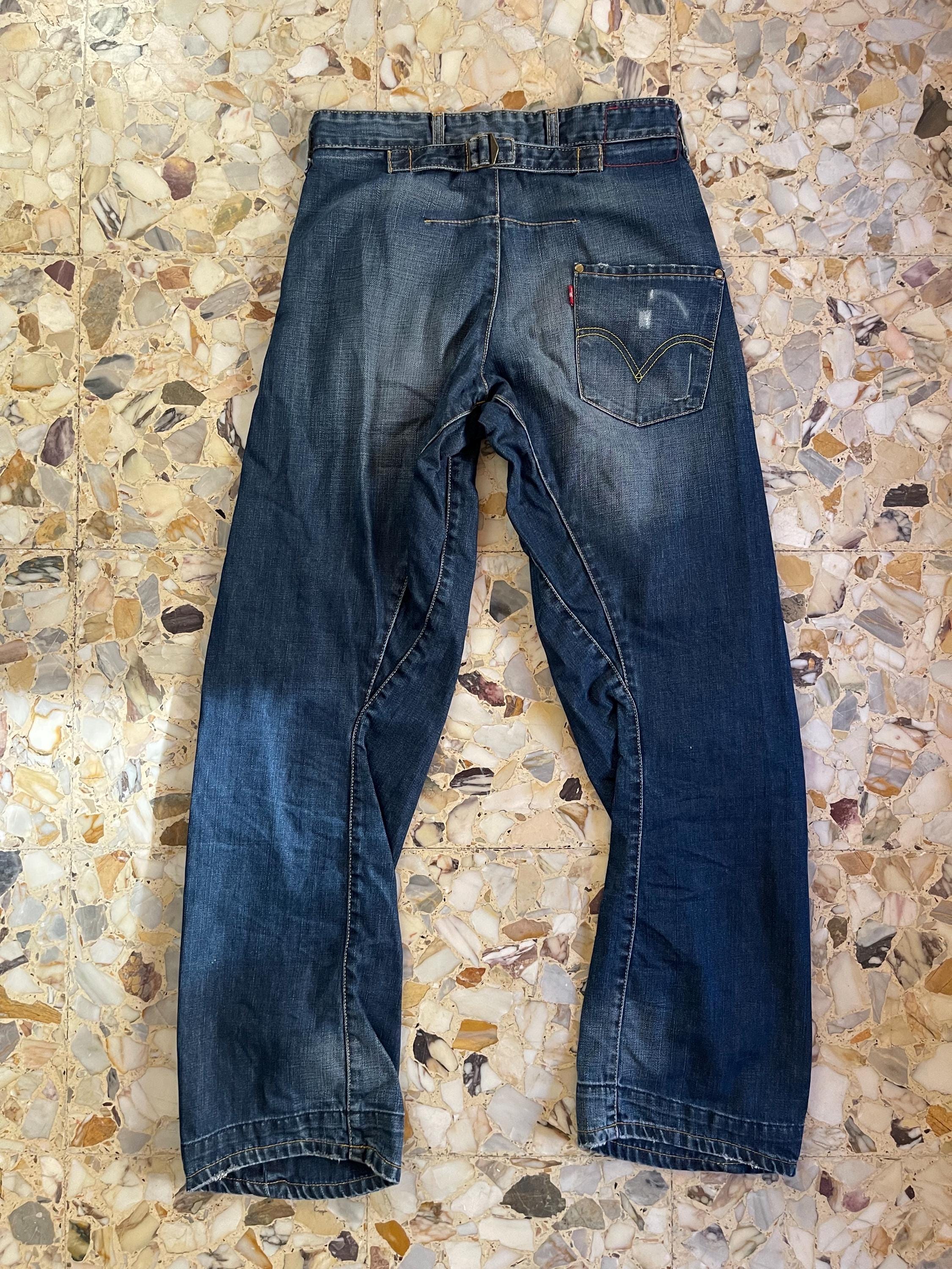 Y2K Levis Engineered Jeans Twisted Seams Buckle Back, Barrel Leg