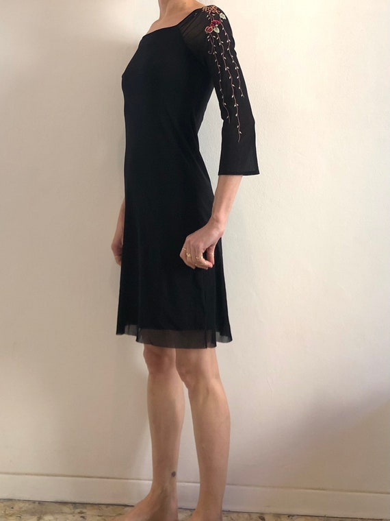 green emerald velvet dress Edikted Women's Caya Embroidered Floral Mesh Mini Dress main image 0