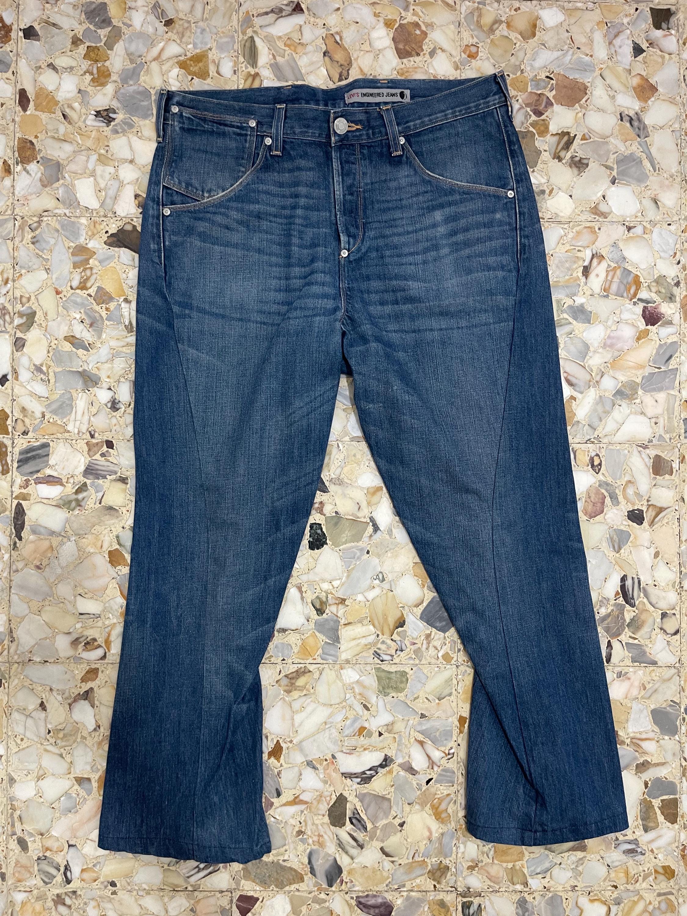 Y2K Levis Engineered Jeans Twisted Seam Barrel Leg and Buckle Back