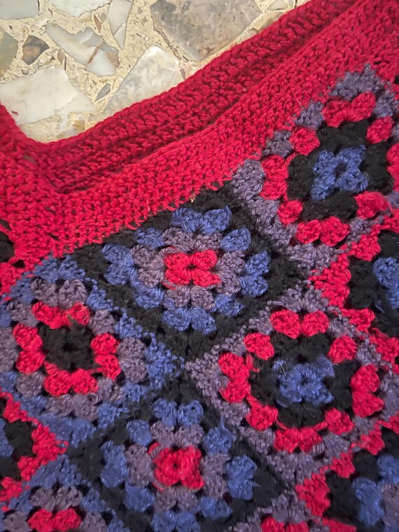 70s Granny Square Hand Knit Patchwork Poncho Summ… - image 11