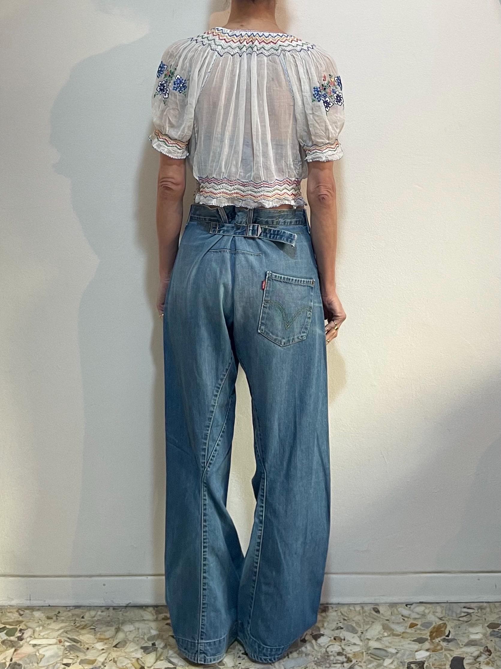 Y2K Levis Engineered Jeans Twisted Seams Barrel Leg With Buckle